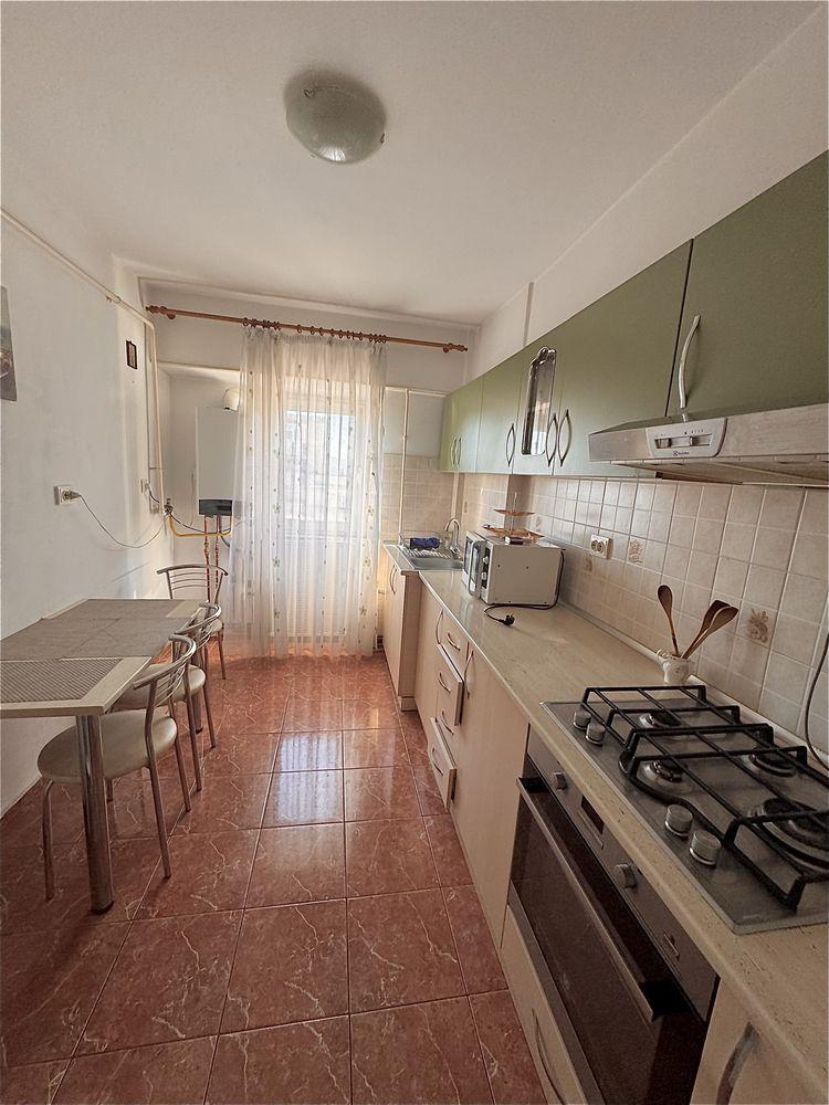 Apartament 3 camere, 2 bai, decomandat - Gara-Centru - imagine 1