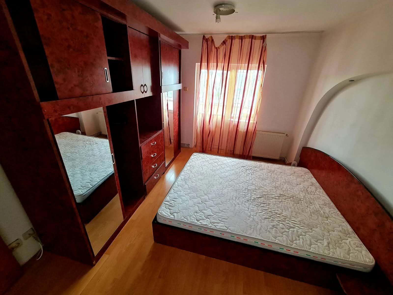 P. Fizica închiriez 3 camere decomandat / mobilat și utilat Nicolina  la Lidl