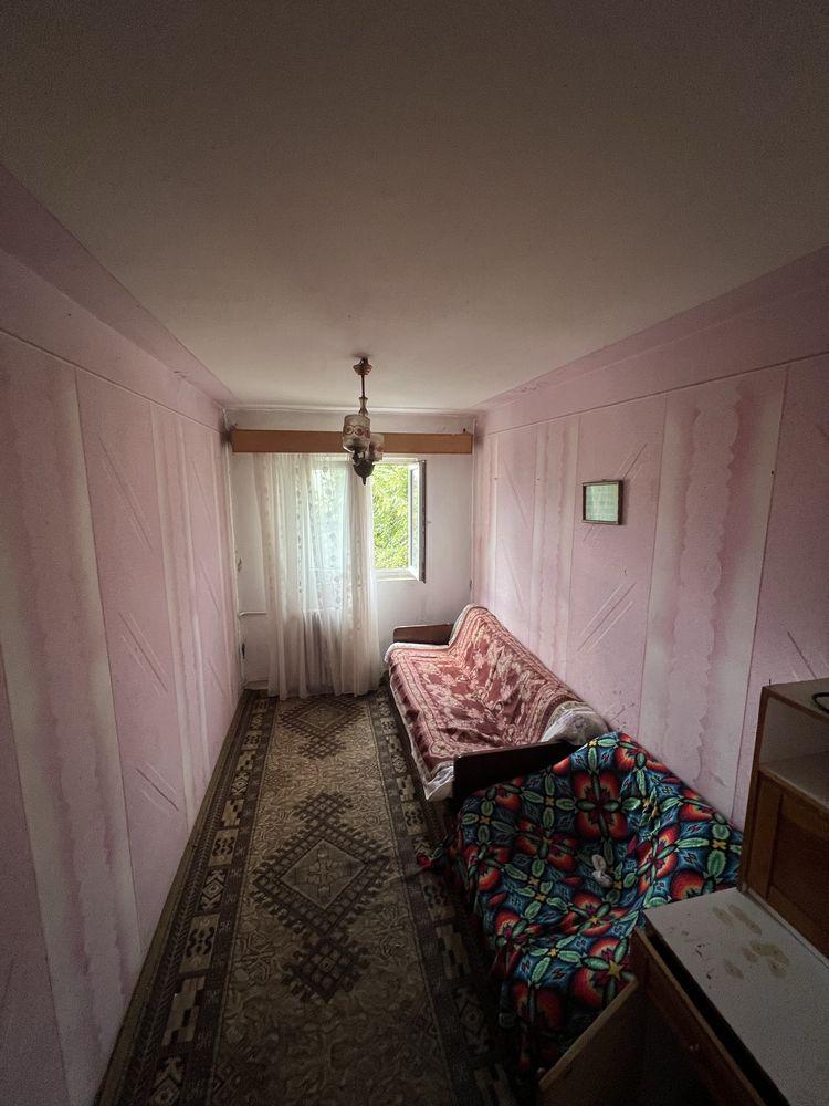Vând apartament 3 camere zona Poetului