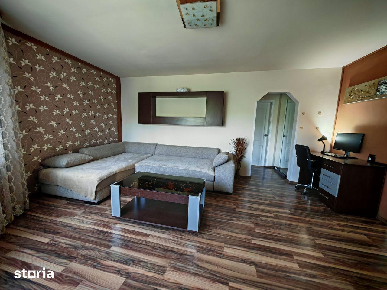 Vand ap. 3 camere, Zona 300 Billa, loc de parcare, Vedere spre Mures