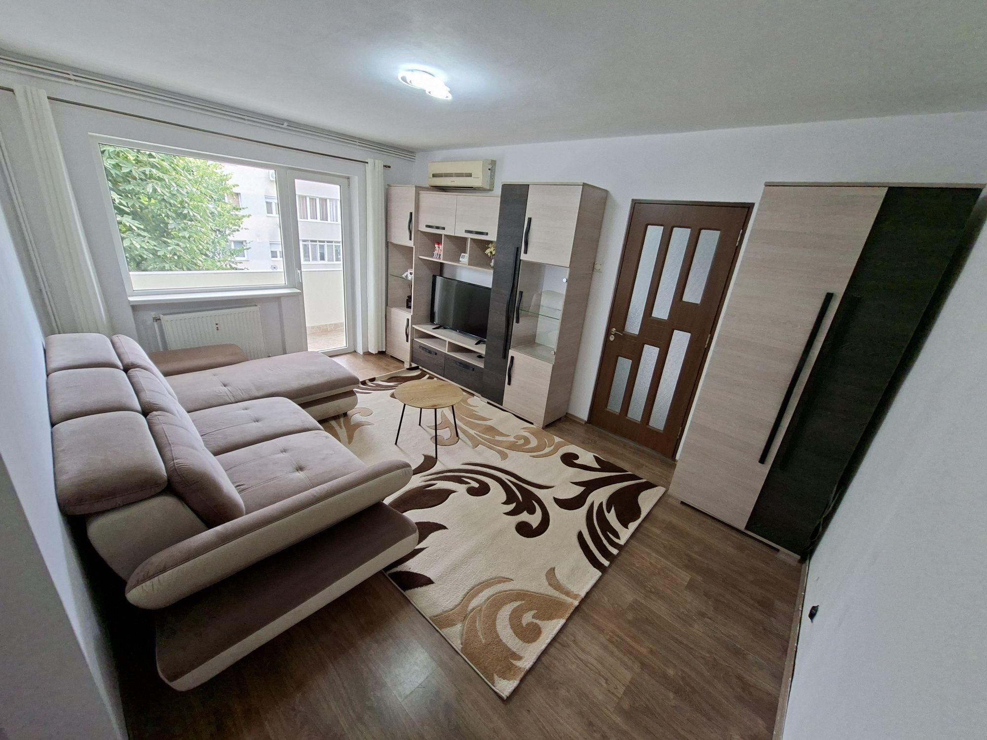 Apartament cu 3 camere + loc de parcare