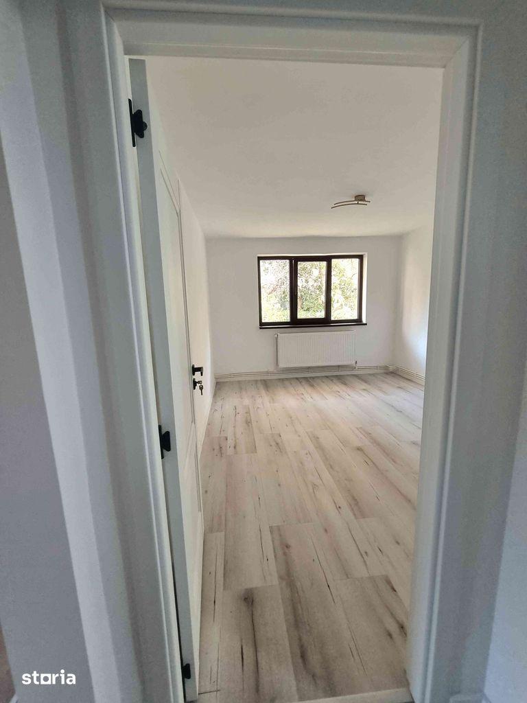 Apartament 2 camere decomandat, spatiu depozitare 12 m2, izolat ext - imagine 1