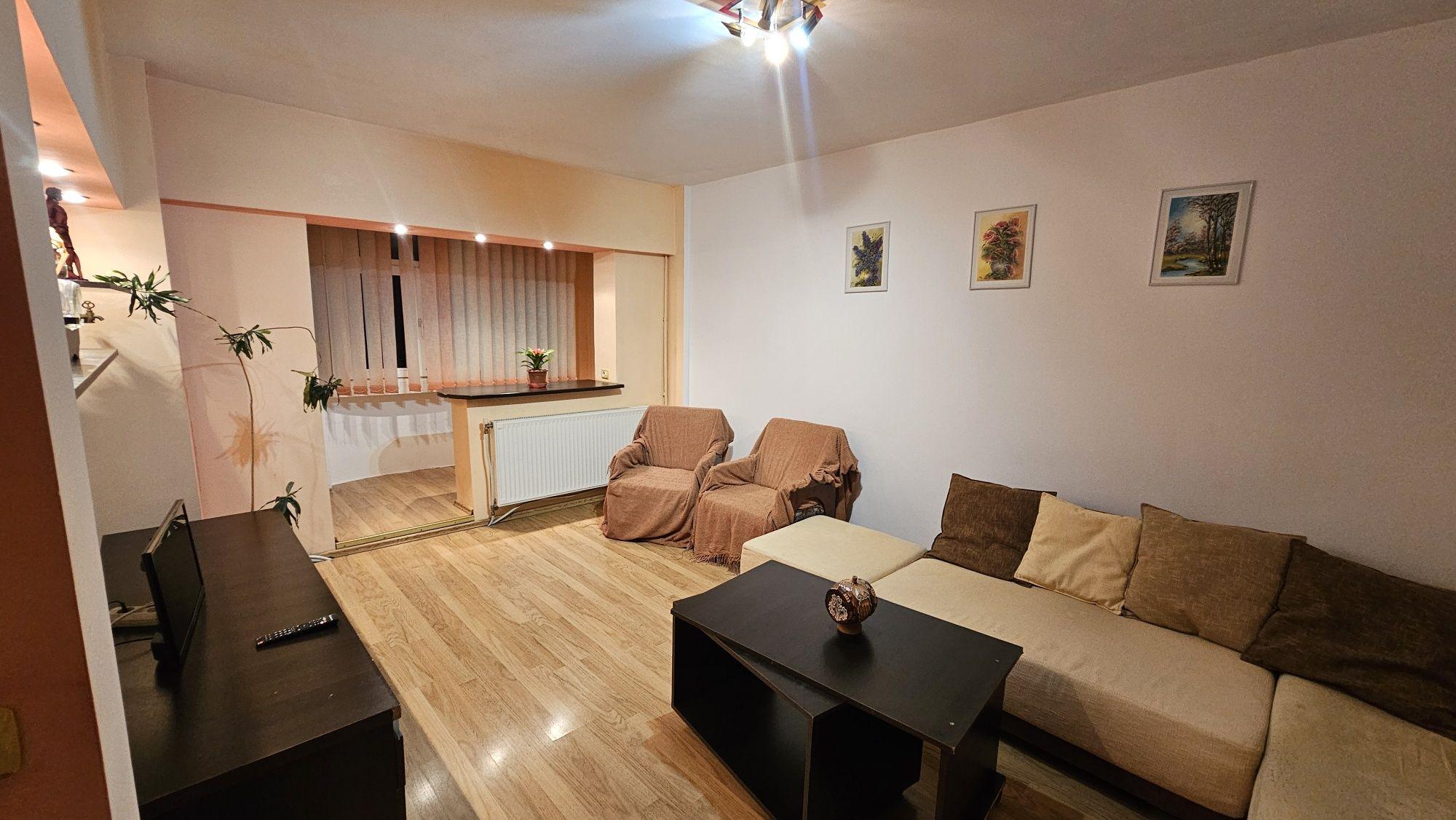 Proprietar închiriez apartament 2 camere decomandat zona Nord - imagine 1