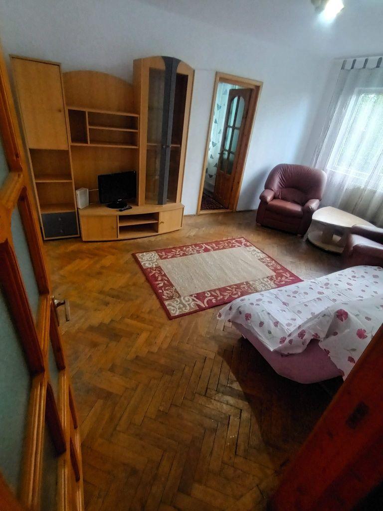 Apartament de închiriat - imagine 1