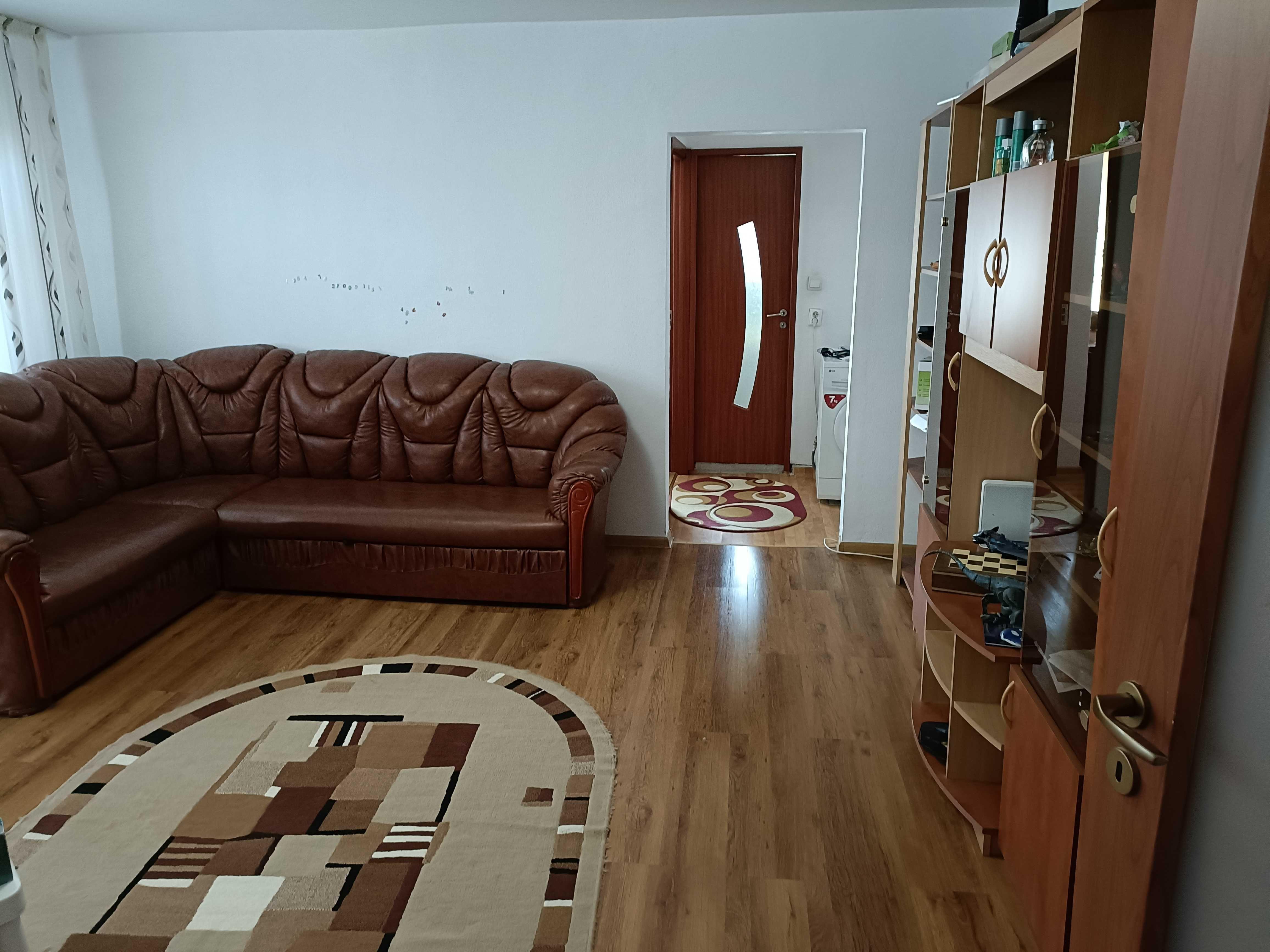 Închiriez apartament cu 3 camere pe str. Neagoe Vodă, Nr.29 - imagine 1