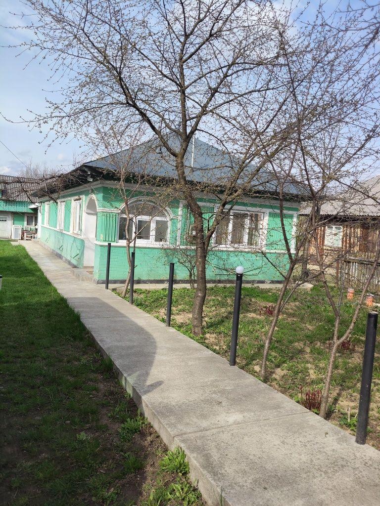 Închiriez casa ideal  afacere 9000 mp Teren