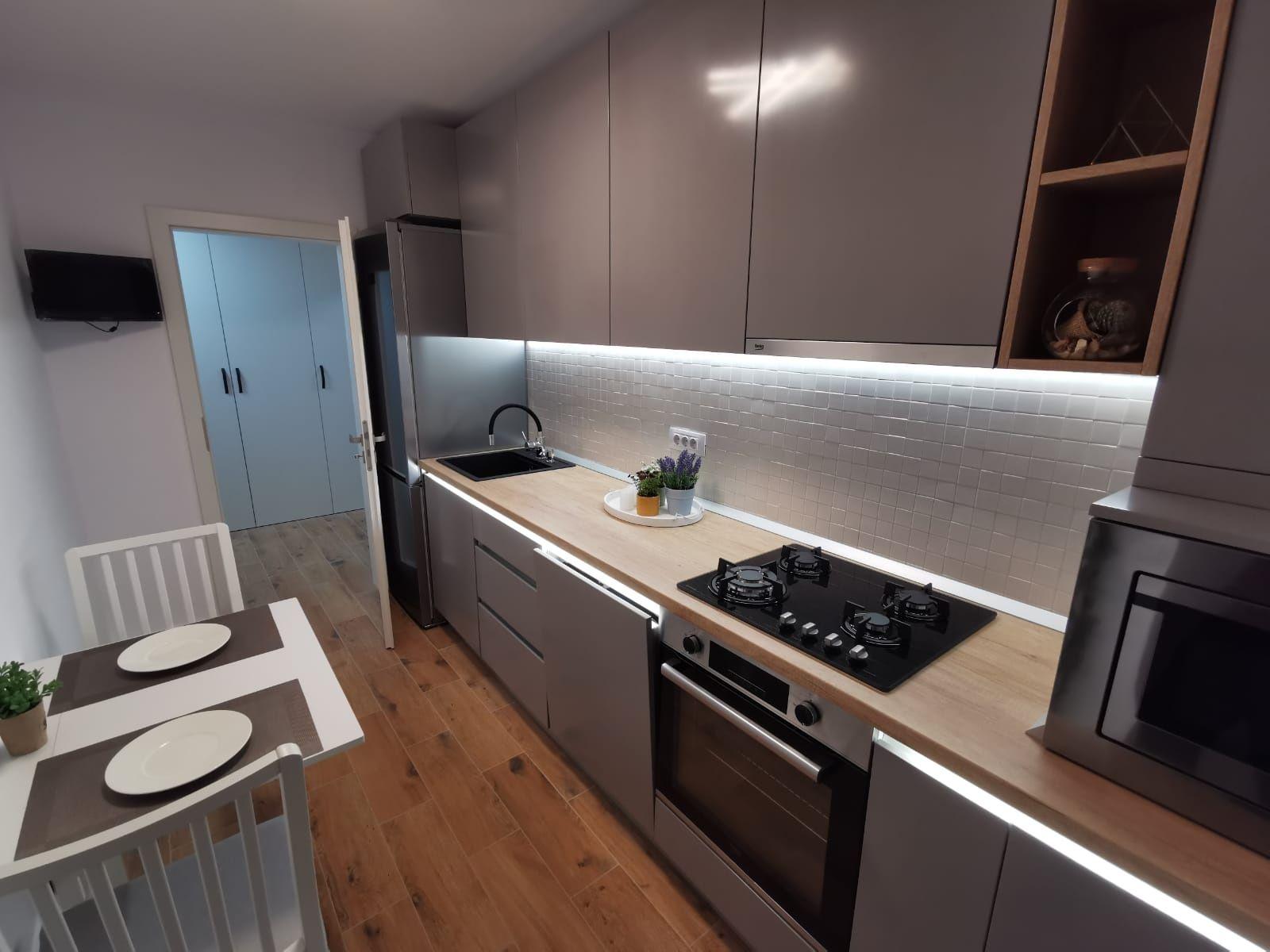 Apartament 2 camere, complet renovat și mobilat | 57 mp utili + terasă 12 mp | Boxă | Bulevardul Mihai Viteazu, Sibiu - imagine 1
