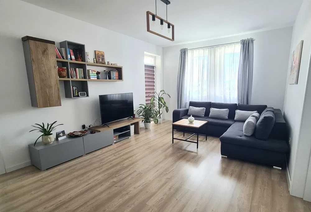 vand apartament 2 camere + dressing - imagine 1