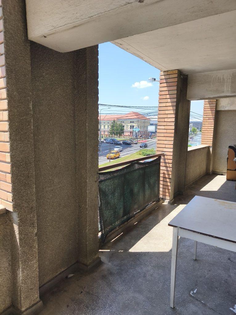Închiriez apartament Piața Aurel Vlaicu