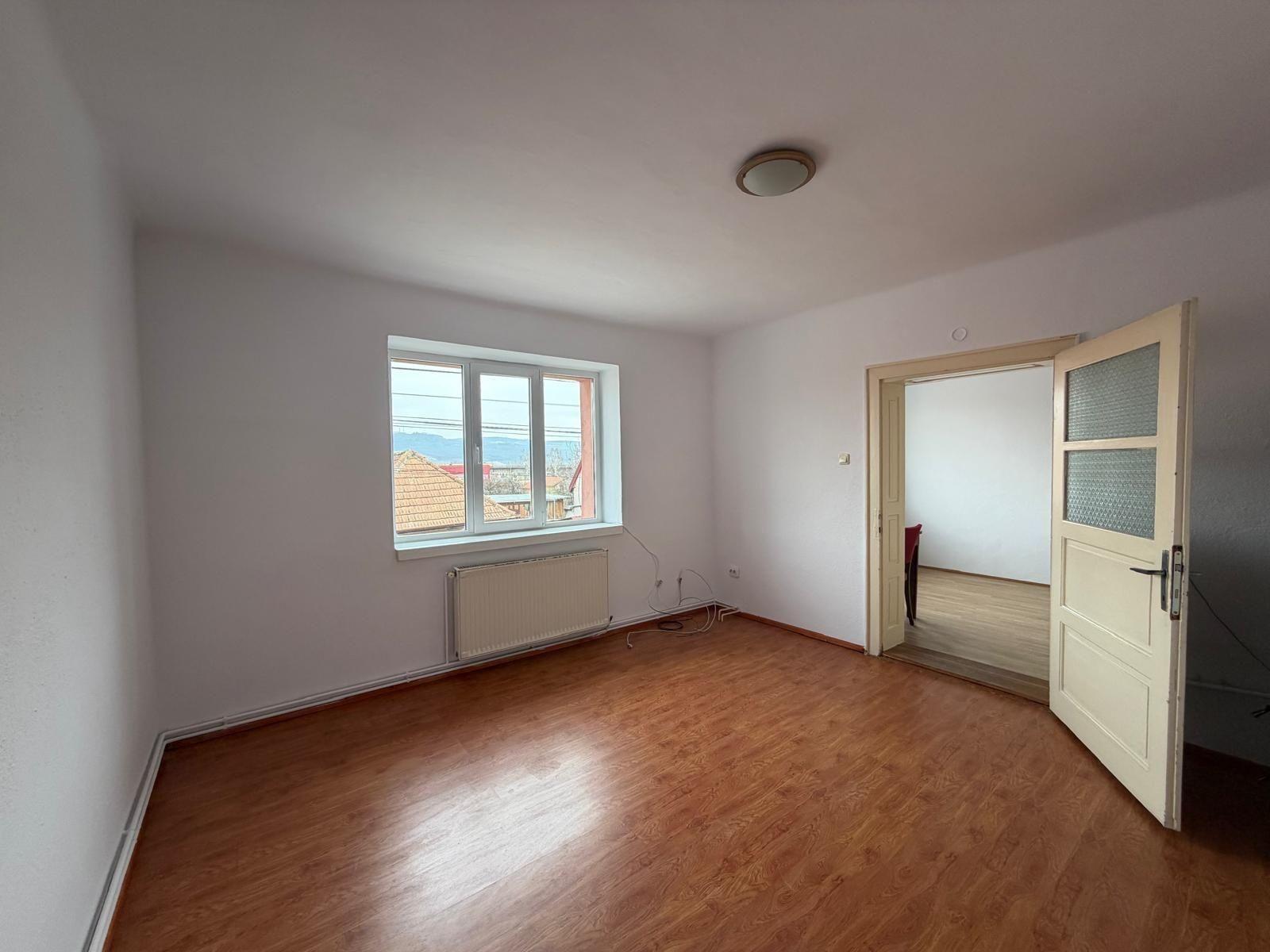 Casa 4 camere Trei Stejari - imagine 1