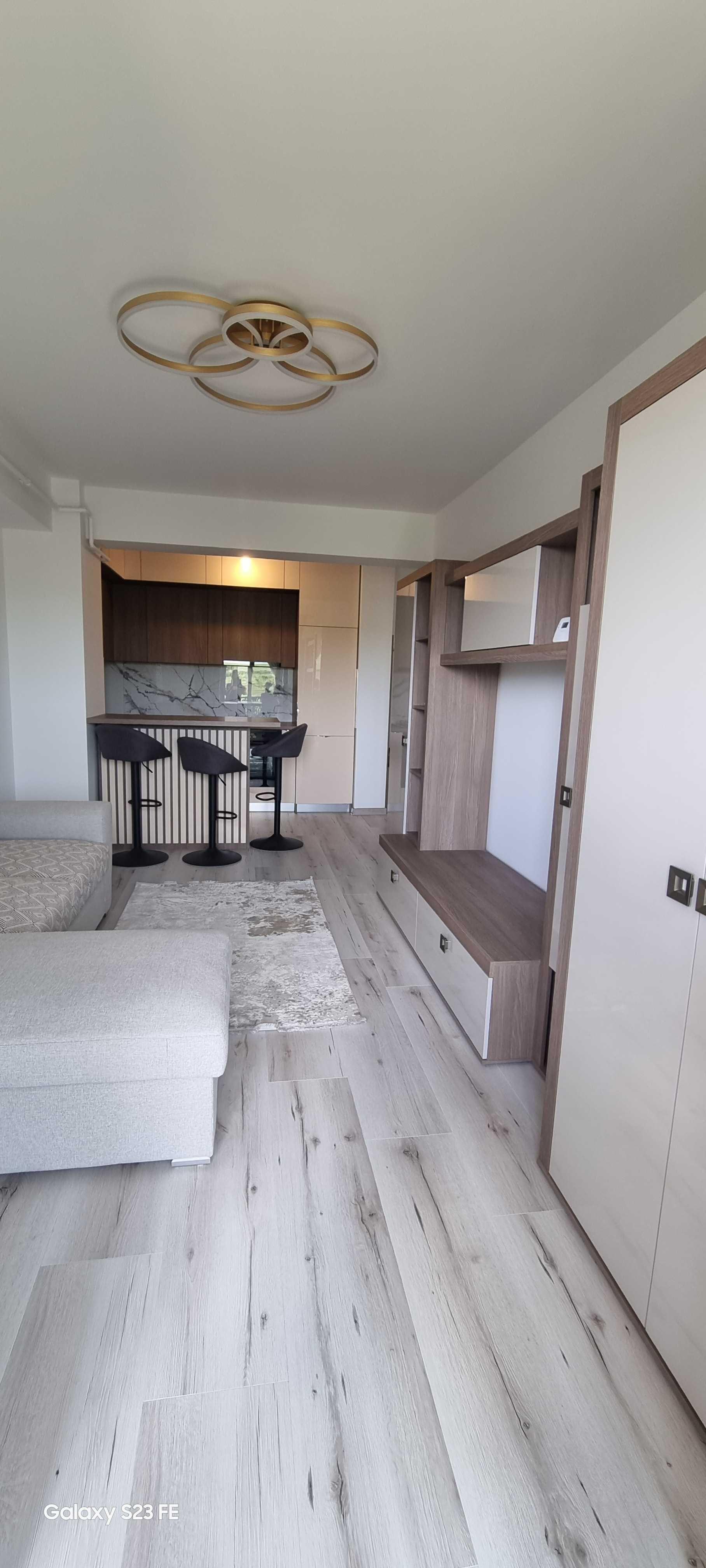 Inchiriez apartament 2 camere  in bloc nou, zona centrala - imagine 1
