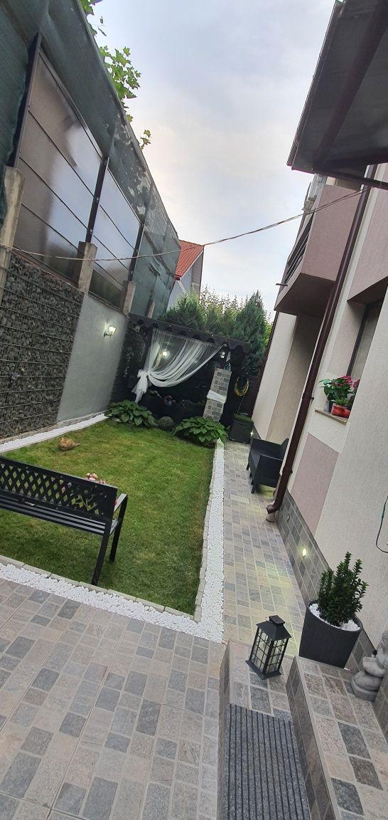 Apartament 2 camere +curte proprie