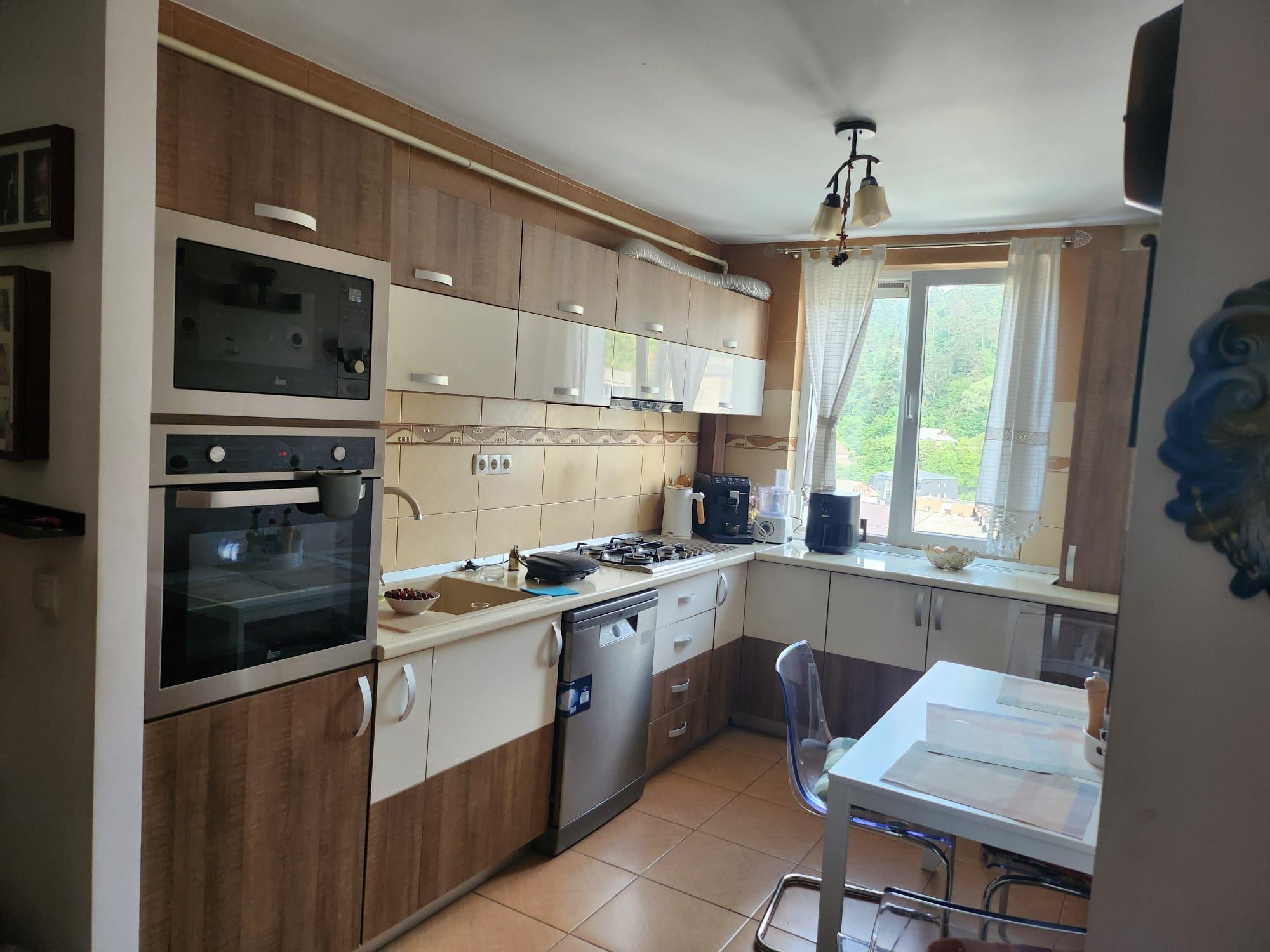 Vând ap. 3 camere central