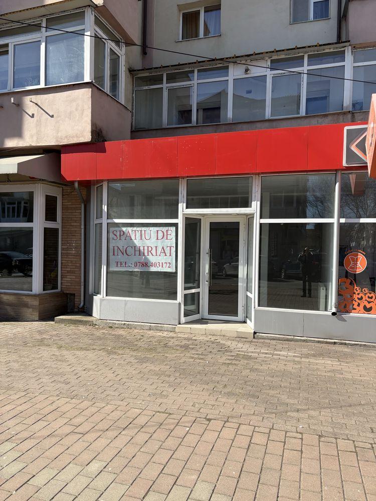 Inchiriez spatiu comercial Str.M.Eminescu vis a vis Biserica Catolica, - imagine 1