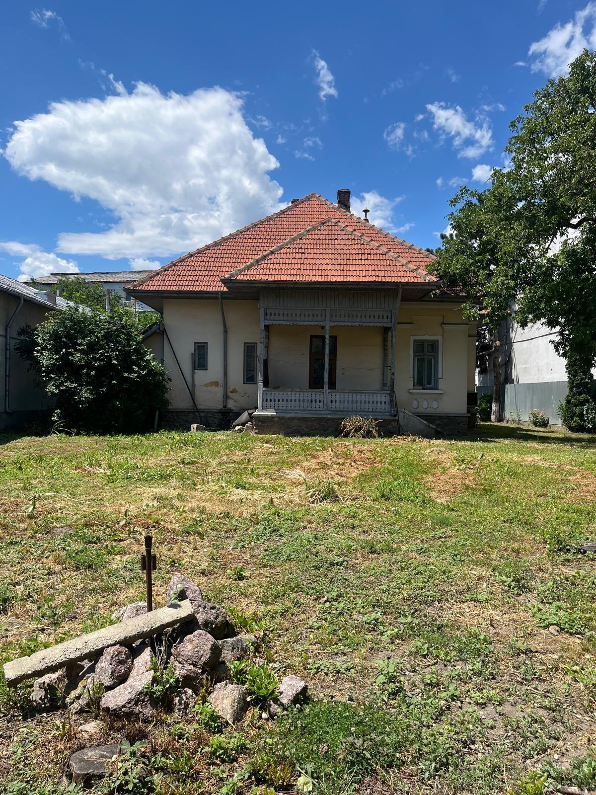 Vand casa În Târgu Jiu
