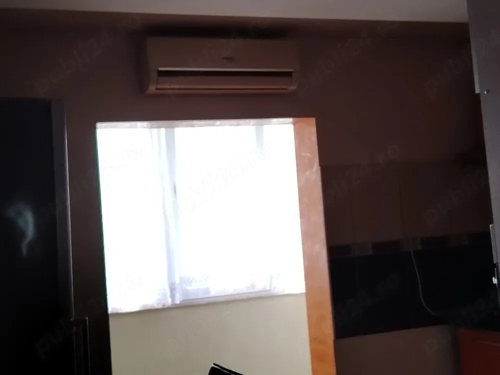 Închiriez apartament 3 camere în zona Nufărul