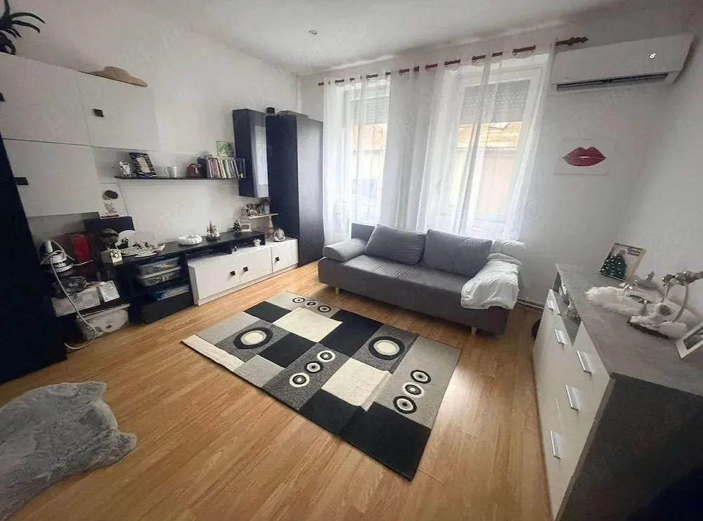 Direct de la proprietar   Casă din cărămidă - imagine 1