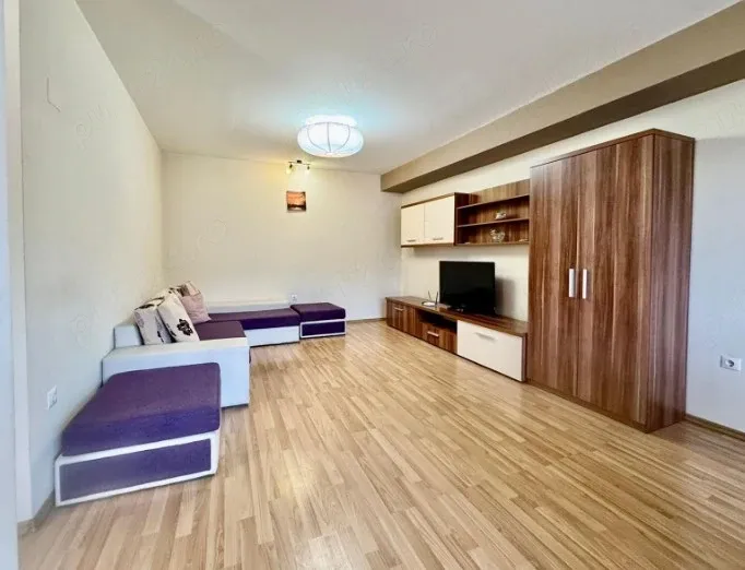 Apt. 3 camere, imobil nou si modern compus din 3 apartamente identice, unul pe etaj, scara gen bloc