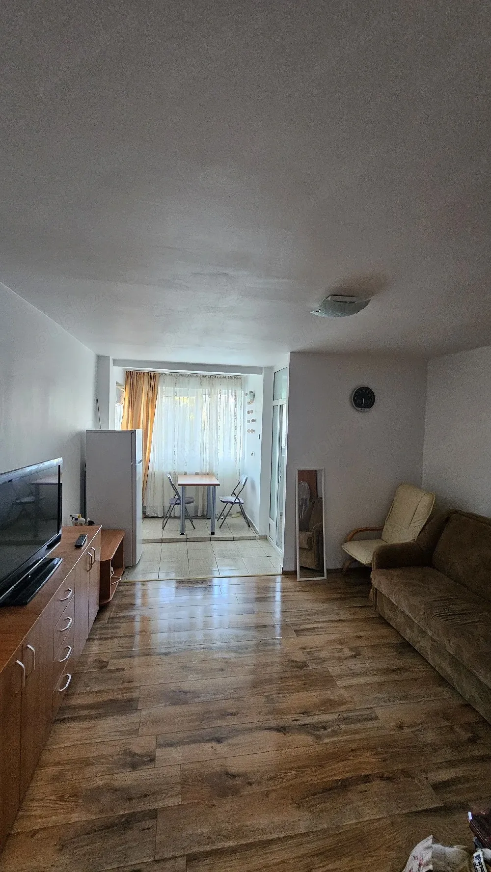 Proprietar - inchiriez garsoniera zona Titan-Piata Minis