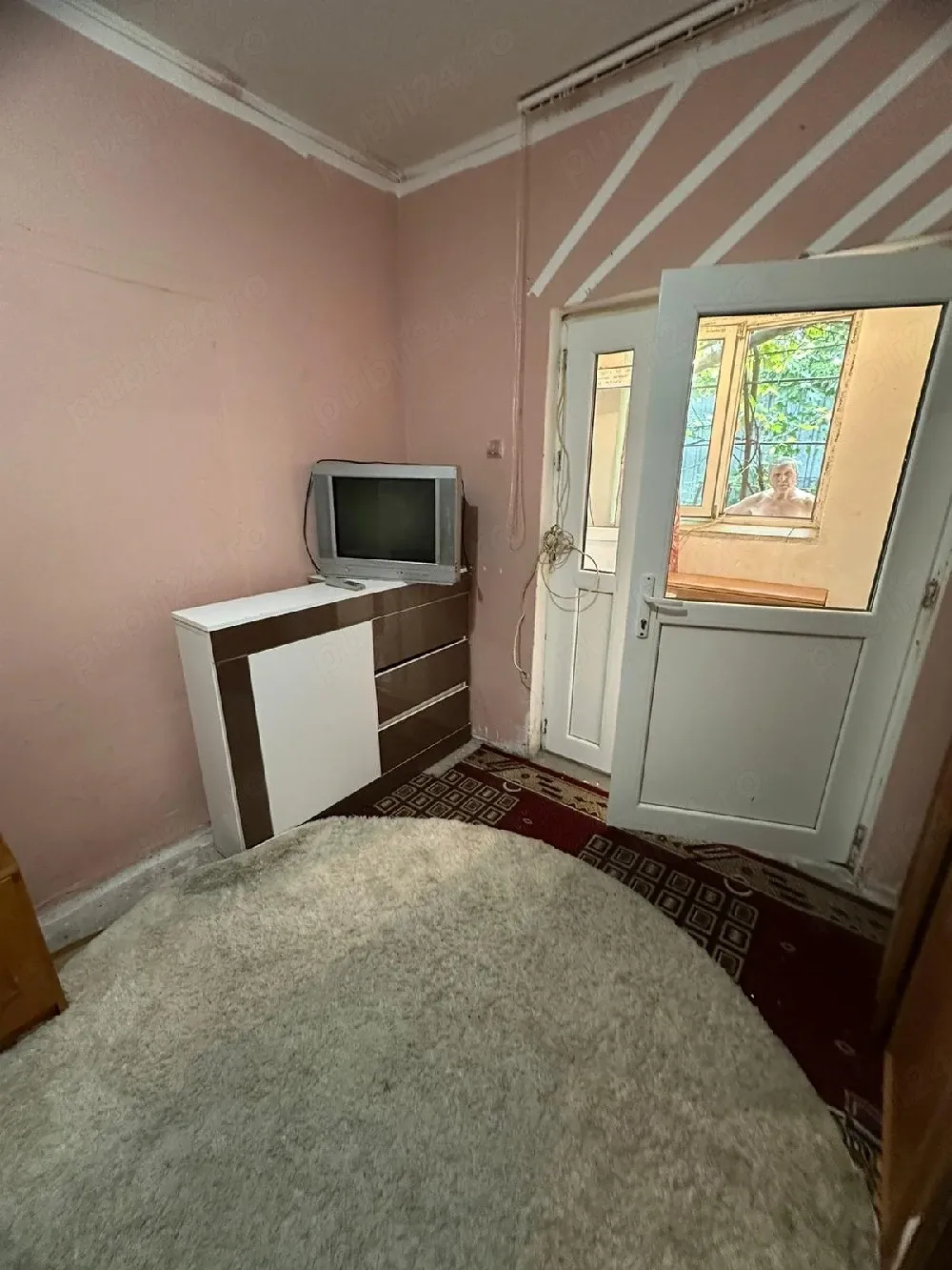 închiriez garsoniera la vurte