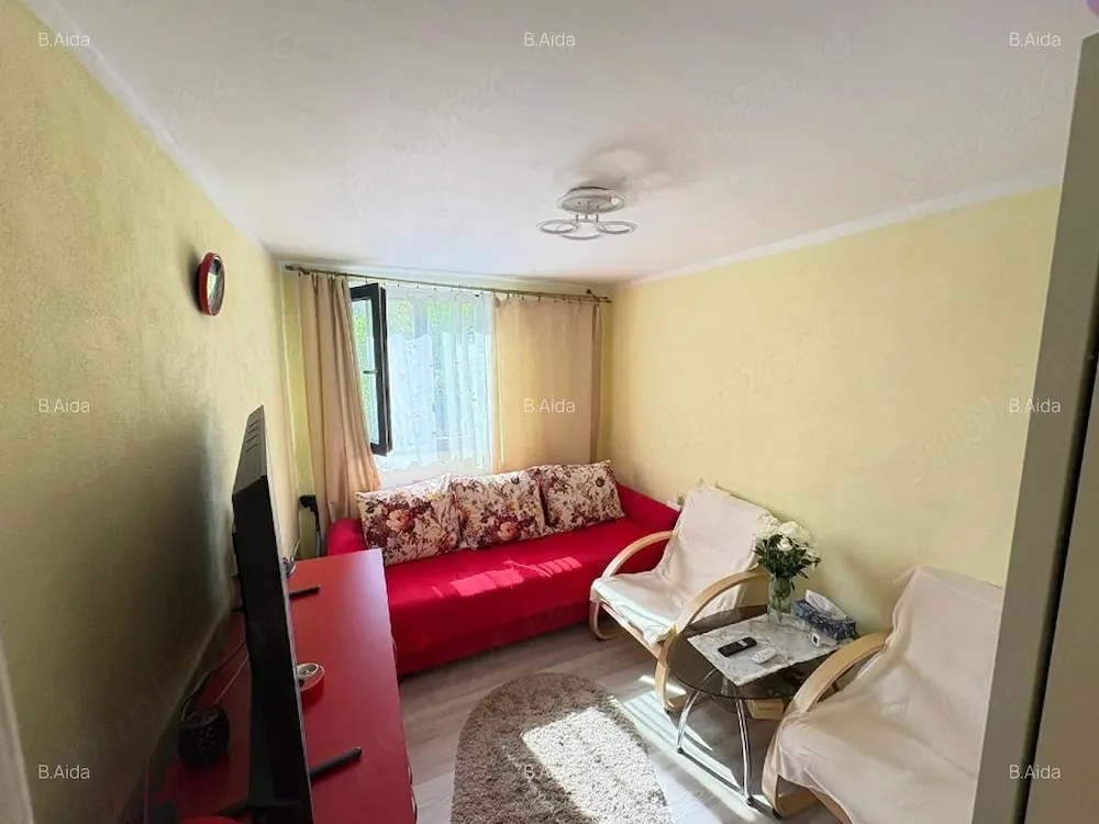 Vand apartament renovat 2 camere