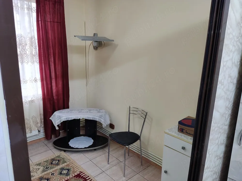 Inchiriez apartament 2 camere etaj 1 Micro 19