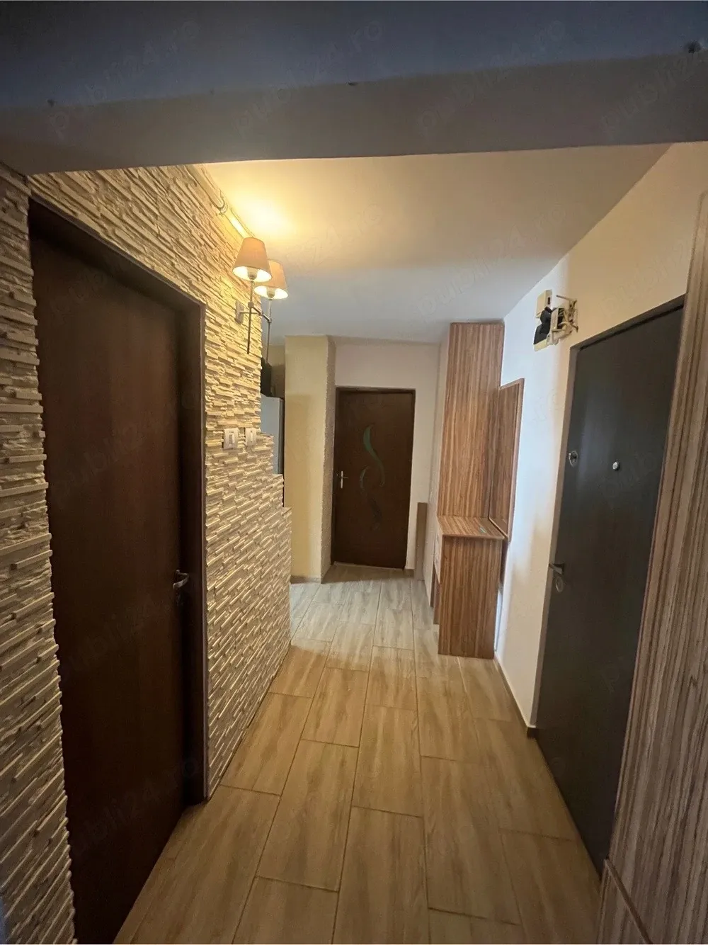 inchiriez apartament 2 camere Alfa - Arad