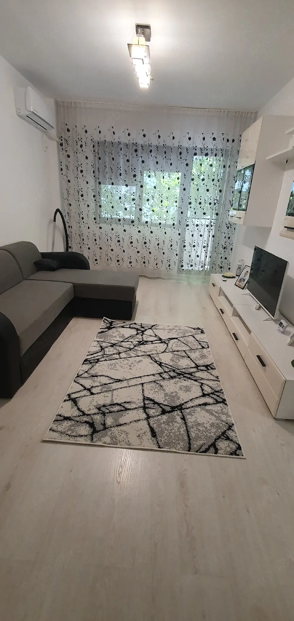 Inchiriez apartament cu 2 camere
