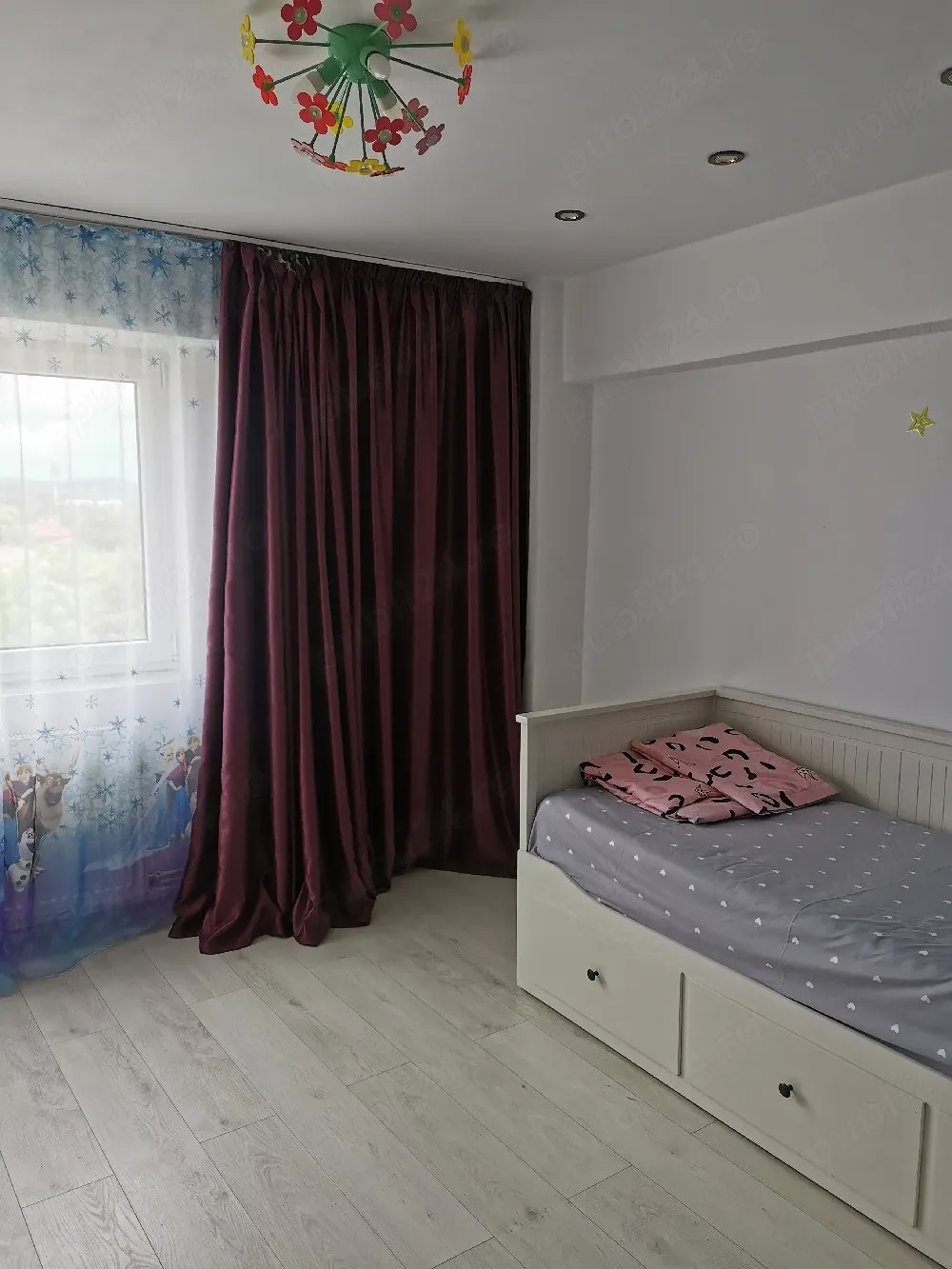 Închiriez apartament
