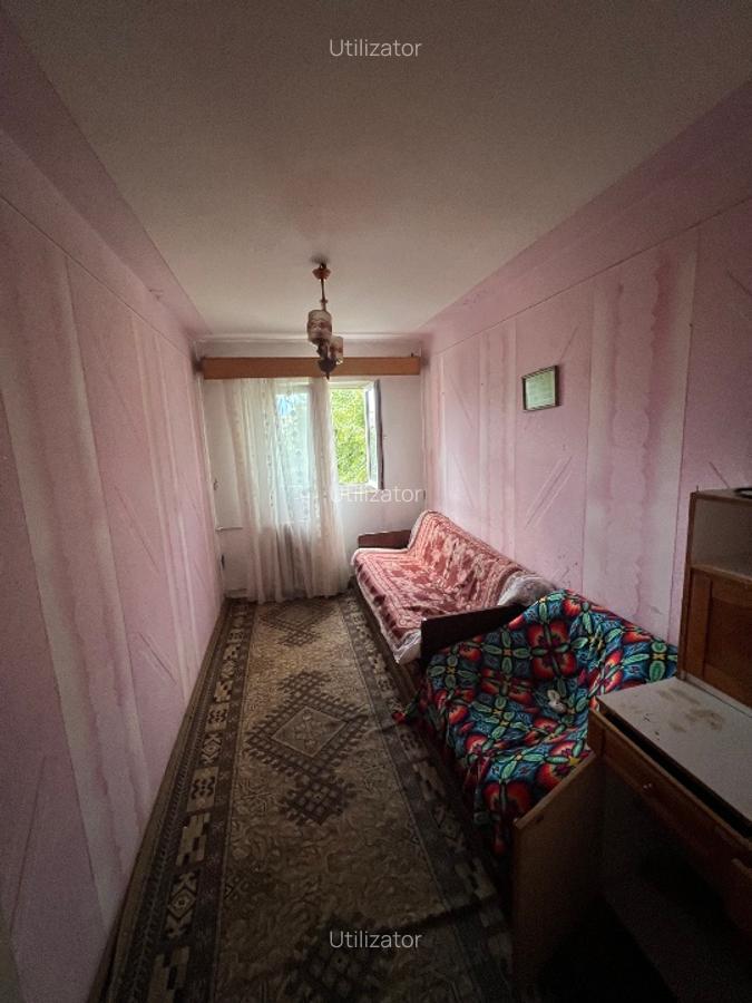 Vând apartament 3 camere, 65 mp zona Poetului