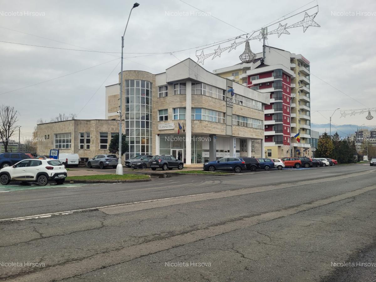 Inchiriez spatiu birouri, clinica, sau alte activitati cu publicul - imagine 1