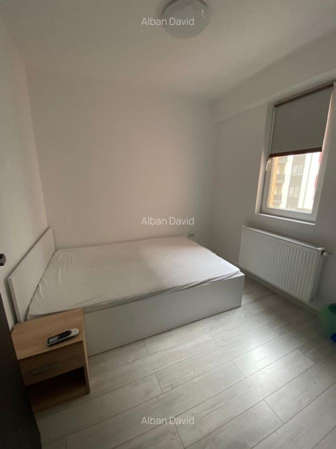 Proprietar vând apartament cu 2 camere la cheie