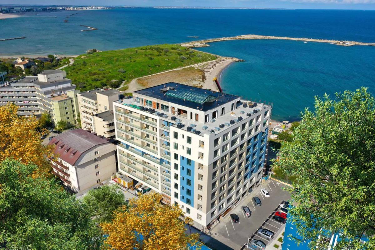 3 cam. Faleza Nord, Vedere la mare, Pe plajă, Parcare, Mobilat utilat, Bloc 2025