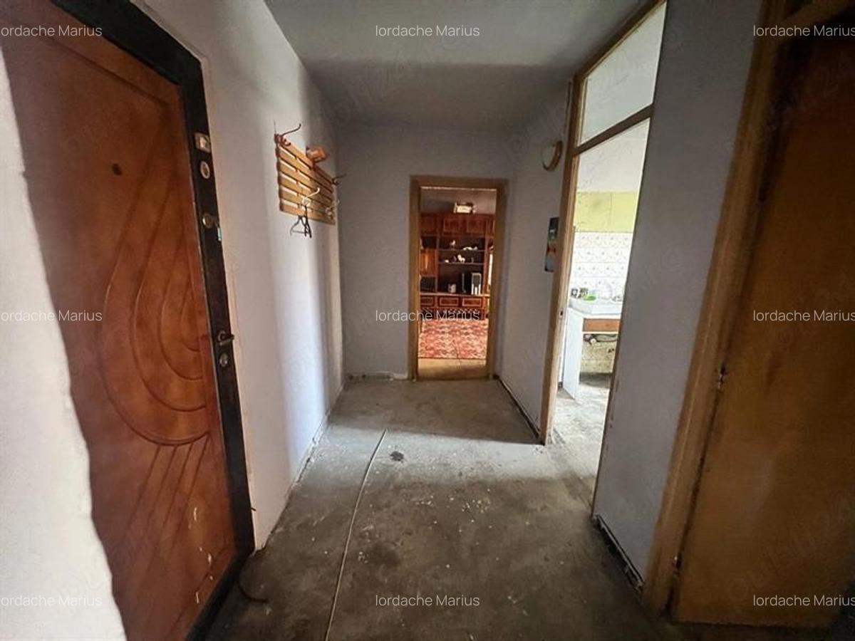Vand apartament Valea Rosie