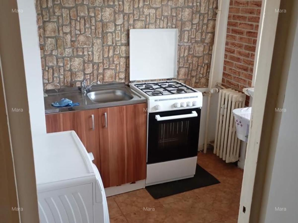 Particular vând garsoniera îmbunătățită