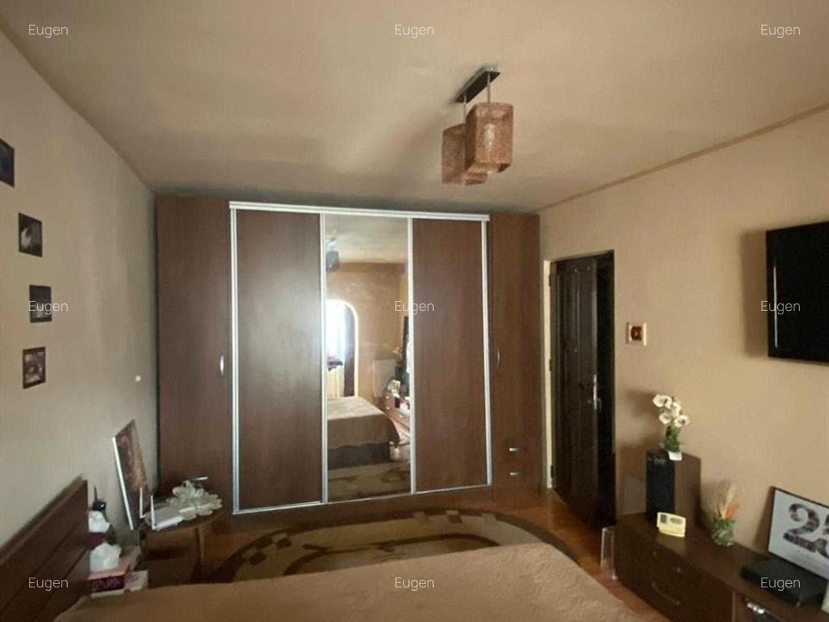 Apartament decomandat 3 camere | Etaj 3 | Complet mobilat și utilat - 1 MAI