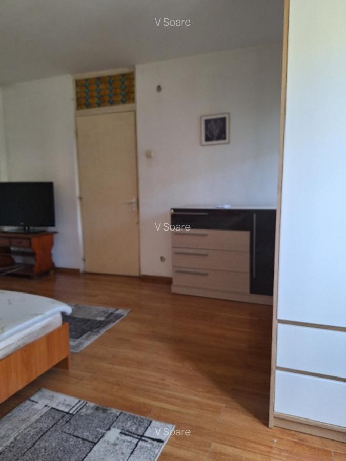 Inchiriez garsoniera spatioasă