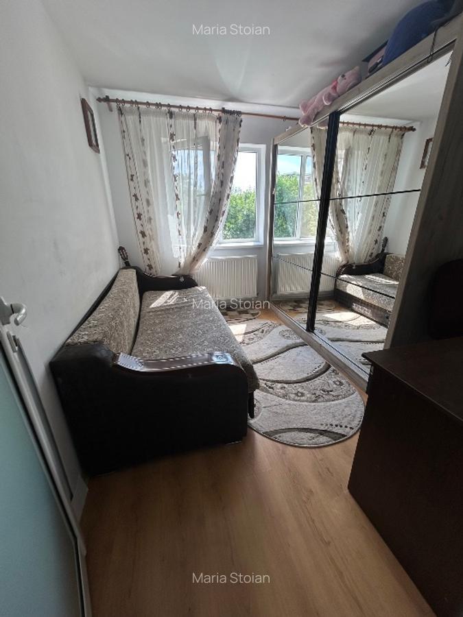 Vând apartament cu 3 camare în Păcurari, Munca invalzilor, in fata gradi.nr. 15