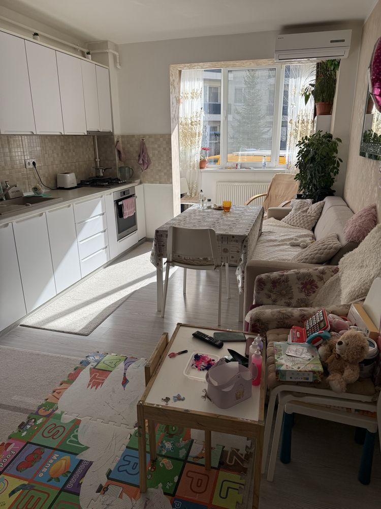 Vand Apartament 3 camere