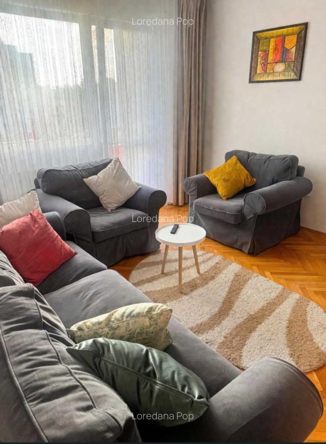 Vand apartament 3 camere str Bucium