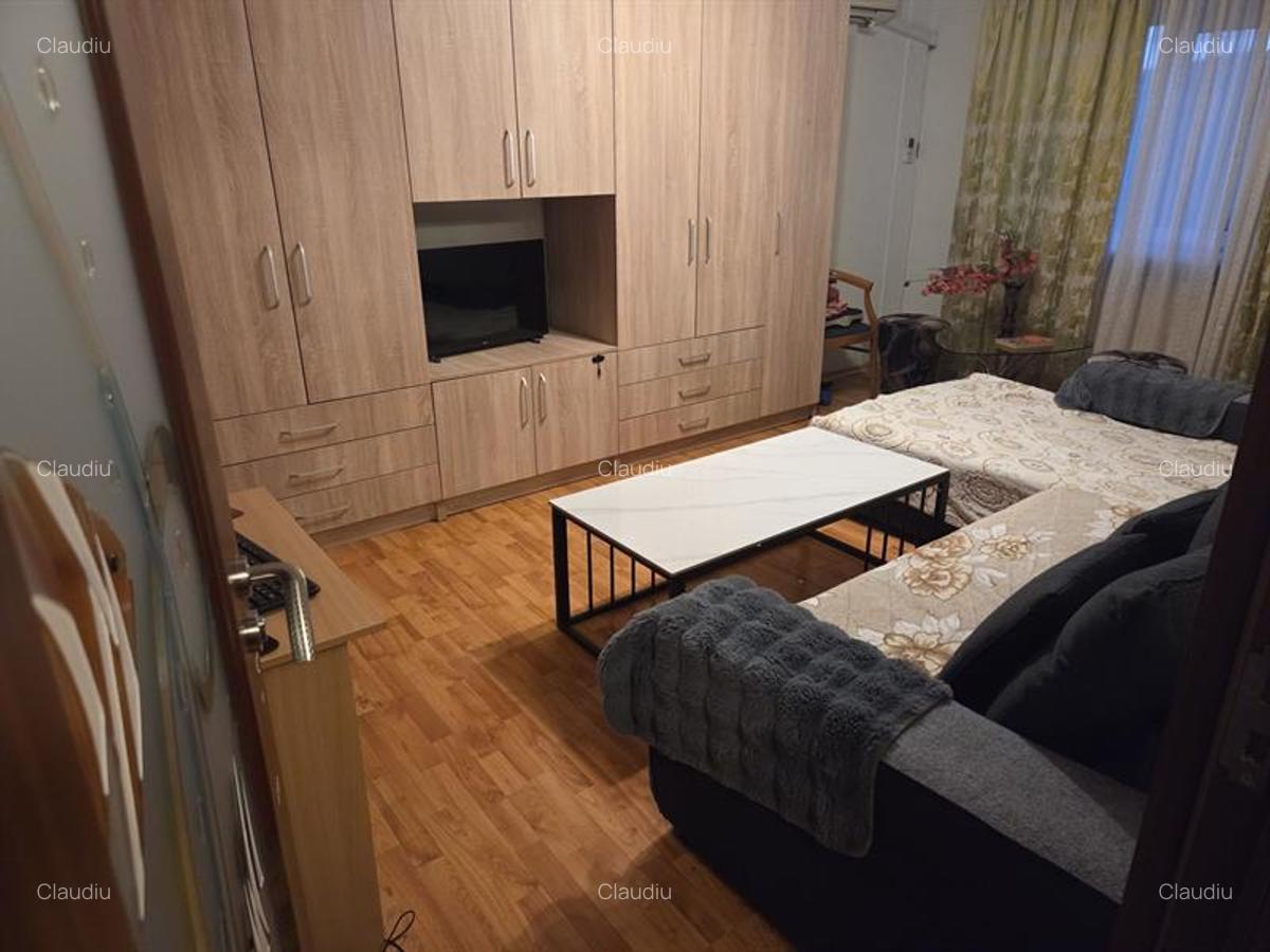 Apartament 3 camere decomandate - 2 bai -Rovine Craiova