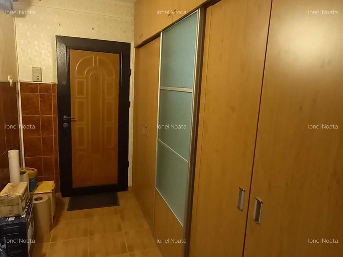 Apartament semidecomandat, Etaj 1 – Zonă liniștită Rovine (Iruc)