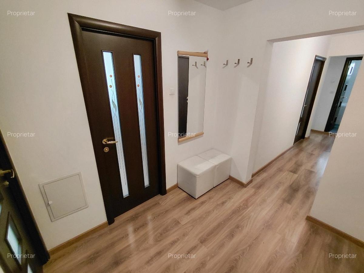 Apartament 3 cam, an 1981, mobilat si utilat, 2 bai, debarale, loc parcare