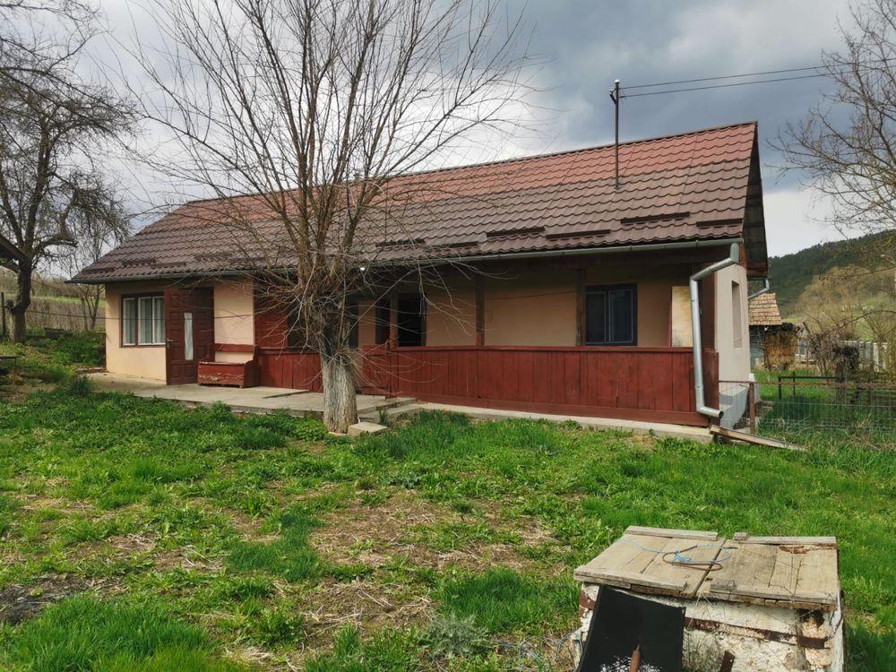 Casa de vanzare Mociu-teren8000 mp-front 55 ml