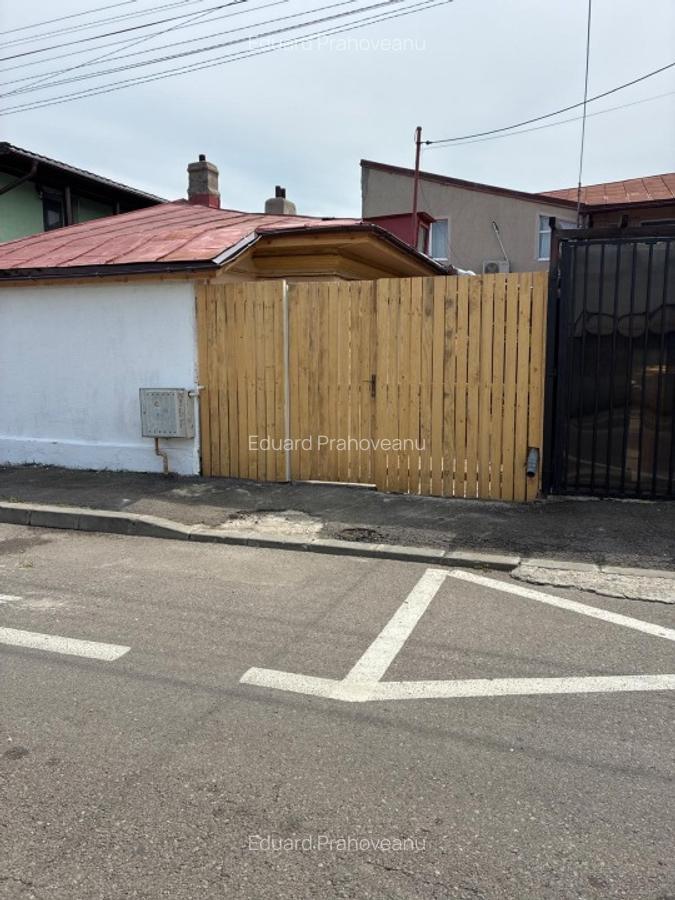 Particular ,casa curte,caramida,apa gaze canal ,acte complete, zona civilizata