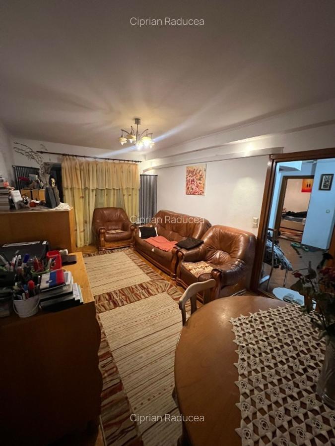 Apartament 3 camere decomandat, 2 băi, 2 balcoane, ultracentral – Strada Victori