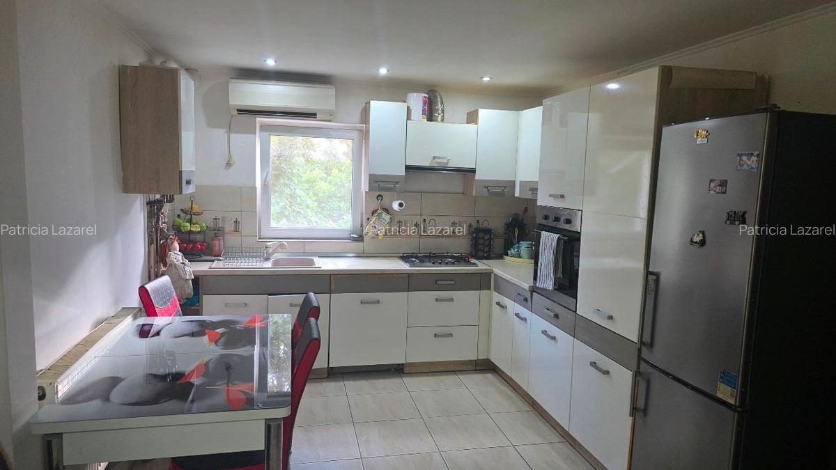 De vanzare, apartament cu 3 camere, 75 mp2