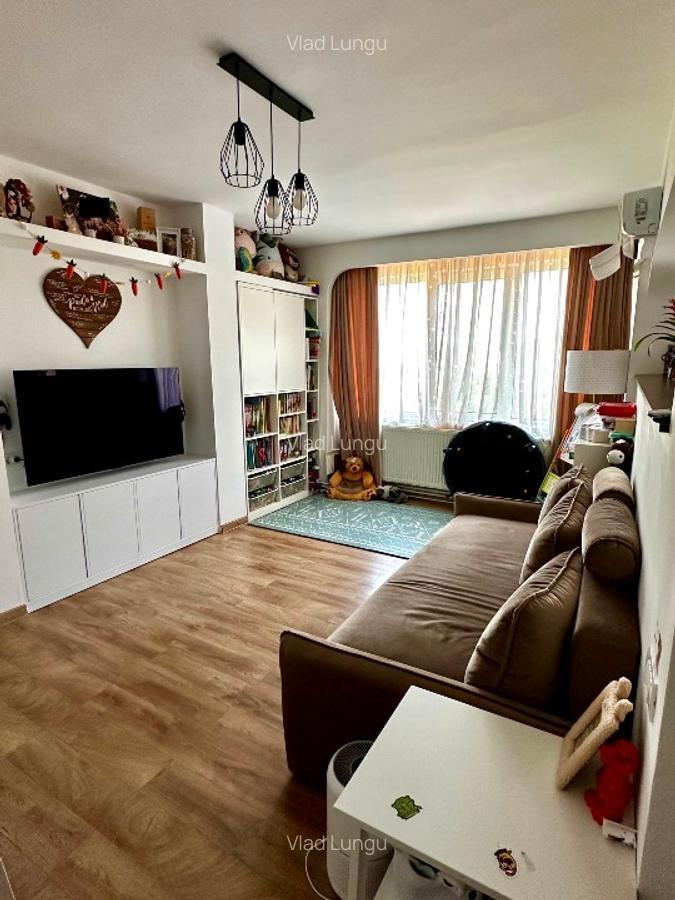 Proprietar vand apartament 4 camere, 90 mp, decomandat, zonă centrală Gh. Lazar - imagine 1
