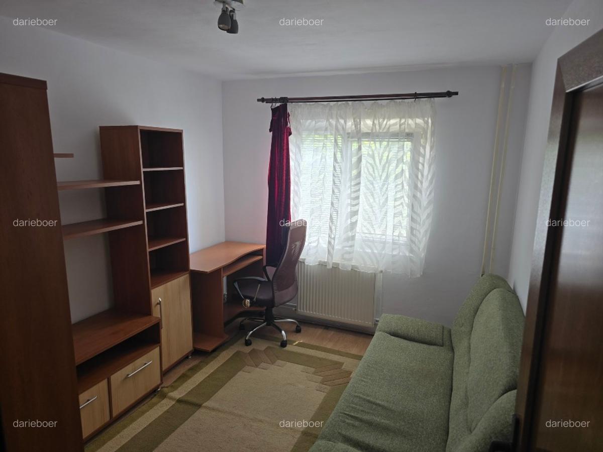 Inchiriez apartament 3 camere,zona Stadion – proprietar