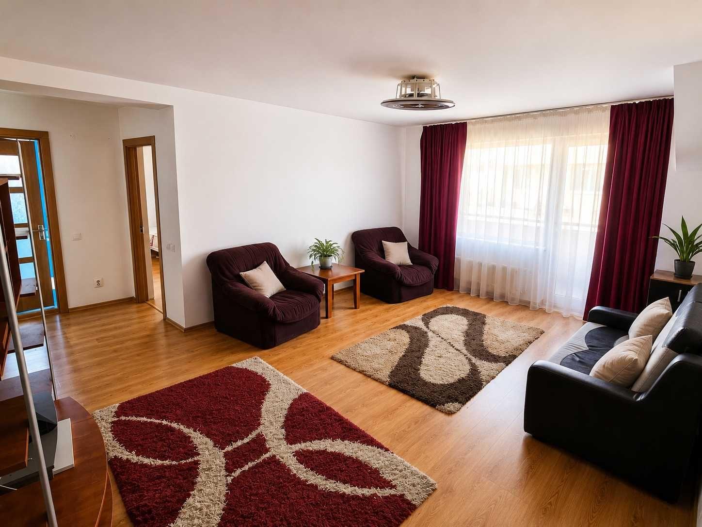 Persoană fizică vând apartament 2 camere 56 mp Florești